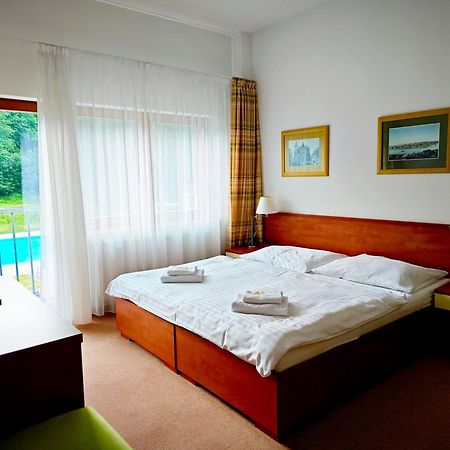 Hotel Bazant Karlovy Vary Exterior foto